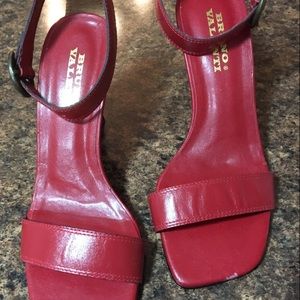 NWOT Bruno Valenti shoes